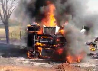 Retroescavadeira da prefeitura de Lagoa Formosa incendeia na zona rural do município