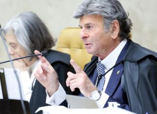 Ministro do STF vota pela responsabilização das redes sociais por conteúdos