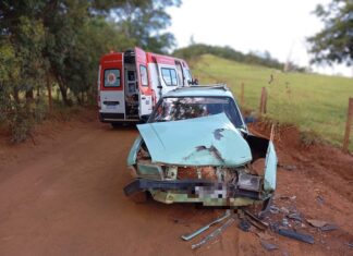 Carmo do Paranaíba – Acidente entre dois veículos deixa idosa ferida na Serra do Santinho