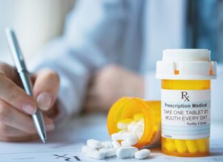 Resolução que autorizava farmacêuticos a prescreverem remédios é suspensa pela Justiça Federal