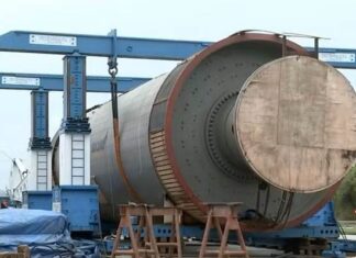 Carreta gigante tem problema mecânico e operação que percorreria a BR-354 é adiada