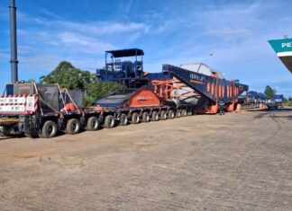 Carga superdimensionada de 108 metros e 440 toneladas percorre a BR-354 até Patos de Minas nesta quinta (17)