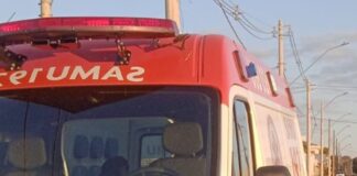 Acidente entre carro e motocicleta deixa vítima com fratura em Carmo do Paranaíba