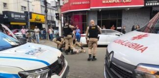 Homem em surto se joga contra veículos no Centro de Patos de Minas e acaba contido pela Polícia Militar