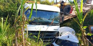Caminhão com defeito no sistema de freios provoca acidente com cinco veículos na MGC-354, em Patos de Minas