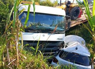 Caminhão com defeito no sistema de freios provoca acidente com cinco veículos na MGC-354, em Patos de Minas