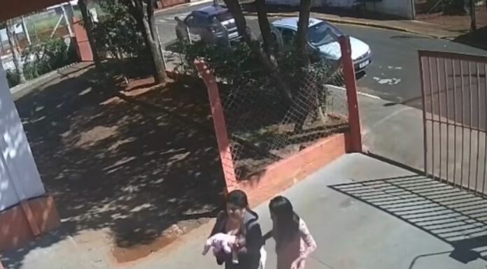 VÍDEO: Mãe chega em desespero a quartel e bebê é salvo por bombeiro