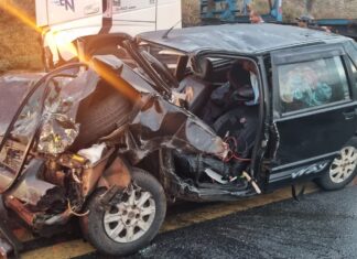 Chuva forte provoca grave acidente entre carro e tritrem na BR-146 em Serra do Salitre