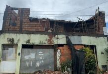 Fim do Perigo: imóvel interditado que ameaçava vizinhança é demolido com segurança em Carmo do Paranaíba