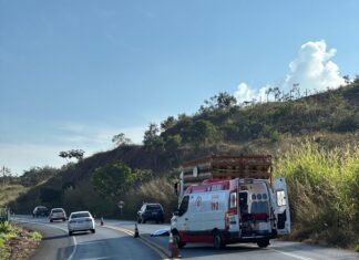 Motorista de 69 anos morre ao lado de carreta de gás de cozinha na BR-352, em Carmo do Paranaíba