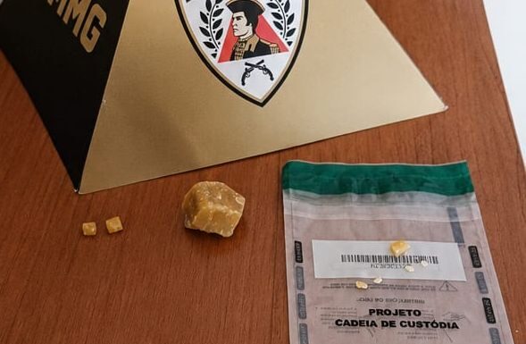 Operação da PM resulta em prisões e apreensão de crack em Carmo do Paranaíba