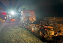 Varjão de Minas – Caminhão fica destruído após incêndio na BR-365