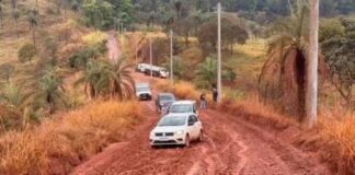 Motoristas e fazendeiros se revoltam com situação precária da MGC-352 entre Tiros e Arapuá