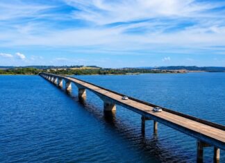 Ponte que é principal rota dos mineiros do Alto Paranaíba e Triângulo Mineiro para Caldas Novas é totalmente interditada para reforma; veja os novos desvios