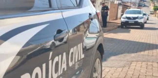 Monitorado por violência doméstica homem de 43 anos agride policiais e acaba atingido por dois disparos, em Patos de Minas