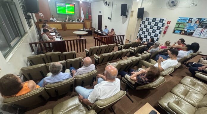 Carmo do Paranaíba – Câmara realiza 14ª Reunião Ordinária com debates sobre previdência, infraestrutura e transporte escolar